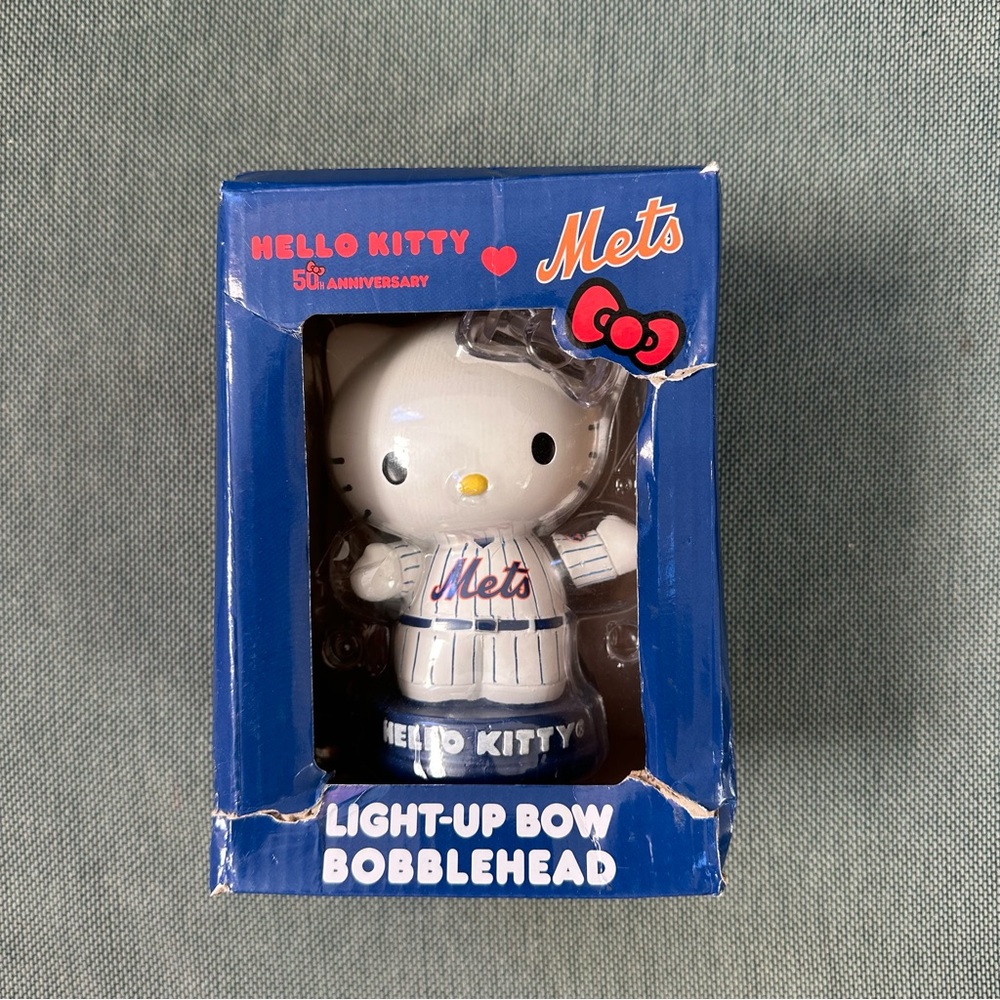 Hello Kitty Mets bobble head